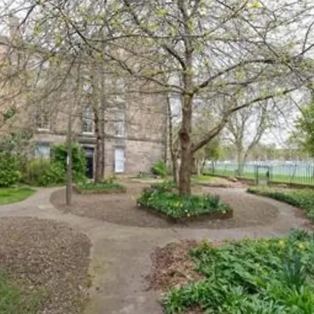 Apartment Unique Two Bed Main Door Flat At The Meadows *