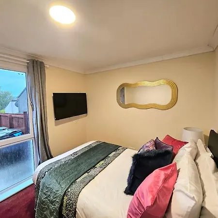 4 Bed House With 6 Beds * Edimburgo