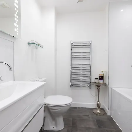 Joivy Elegant Flat With Balcony *