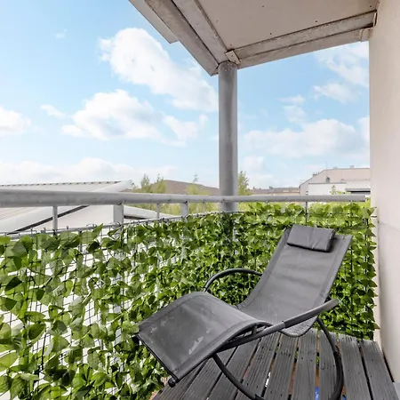 Joivy Elegant Flat With Balcony