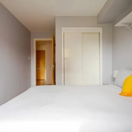 Spacious Retreat At Prime Location With Free Parking& Balcony