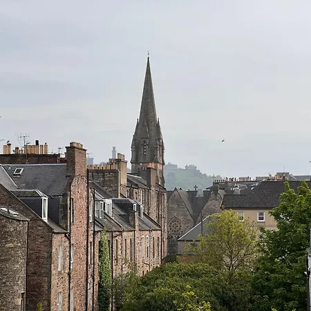 Arthurs Penthouse - Central Leith Walk 2-storey - Free Parking & Fast Wifi Appartement Edinburgh
