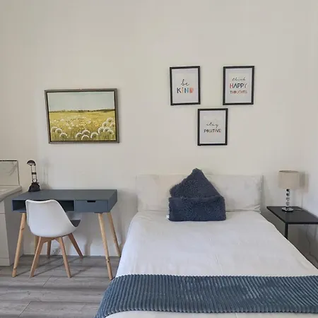 Проживание в семье Friends Family Center *