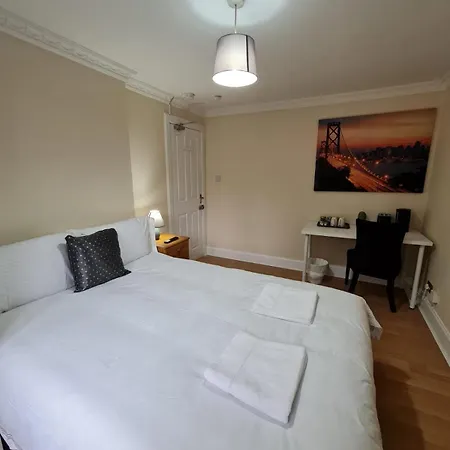 アパート Arthur St