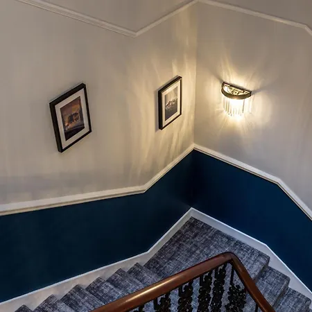 Otel 28 York Place 3*