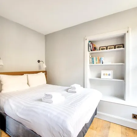 Апартаменты Guestready - Edinburgh's New Town Cosy Hideaway Эдинбург