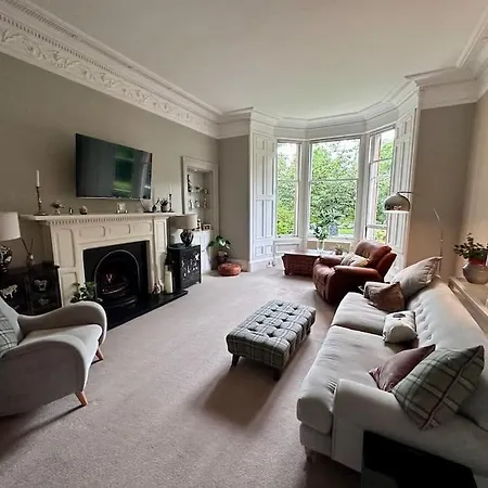Stylish Murrayfield Sanctuary Apartment Edinburgh