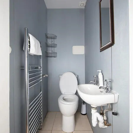 Comfortable, Spacious Retreat, By The Meadows! Édimbourg