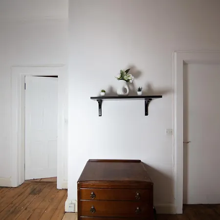 Appartement Comfortable, Spacious Retreat, By The Meadows!