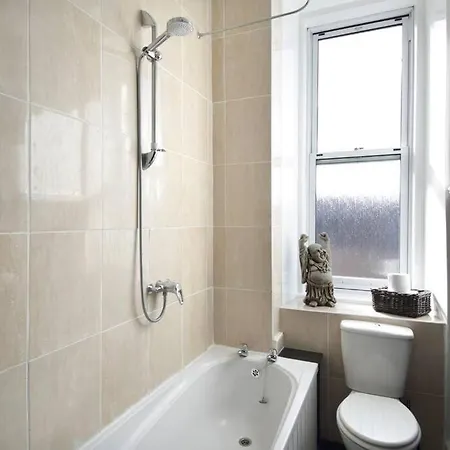 Beautifully Presented, Spacious Two Bed Apartment! Free On Street Parking