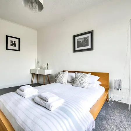 Guestready - Modern 2br On The Royal Mile! エディンバラ