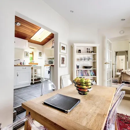 Guestready - Classic Charm Near Holyrood Park 別荘 エディンバラ