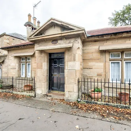 Guestready - Classic Charm Near Holyrood Park *
