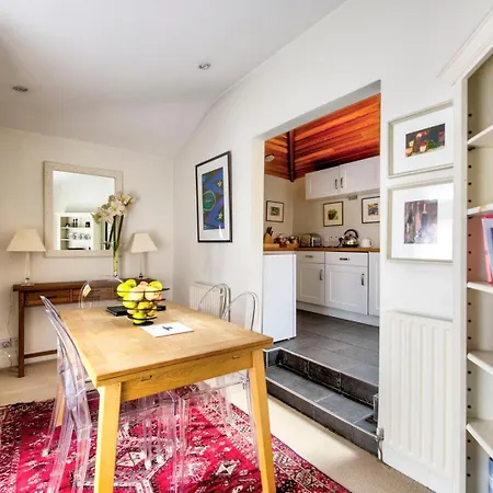 別荘 Guestready - Classic Charm Near Holyrood Park