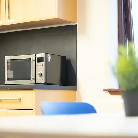 Joivy Economy 4 And 5 Bed Flats, Close To Old Town And Royal Mile - Adults Only *