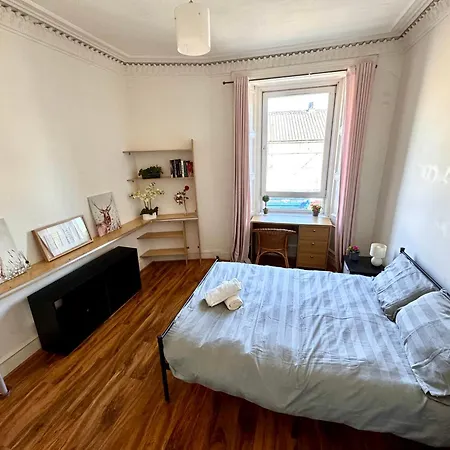 Daire 2 Bedroom Property