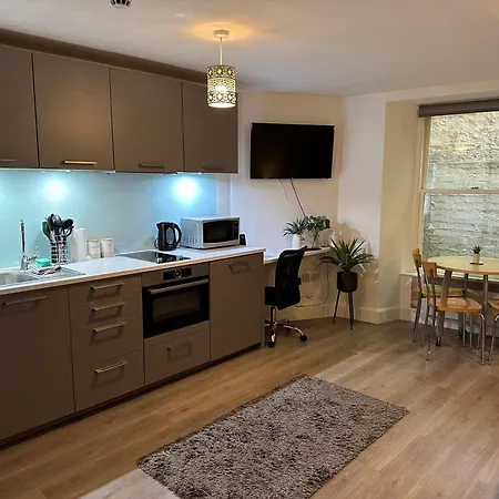 Spacious 1 - Very Location דירה *