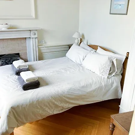 Spacious 2-bedroom Georgian Lejlighed *