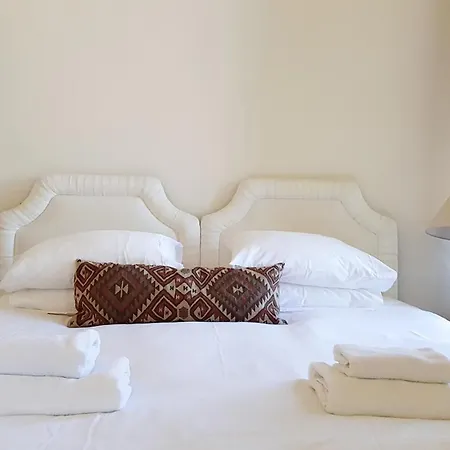 Lejlighed Spacious 2-bedroom Georgian *