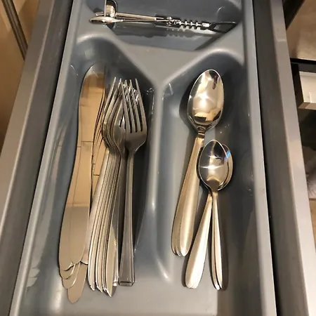 Spacious Centre Flat Free Parking& Superfast Wifi Edinburgh