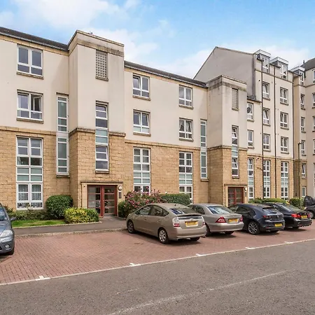 Spacious Centre Flat Free Parking& Superfast Wifi Apartmán Edinburgh
