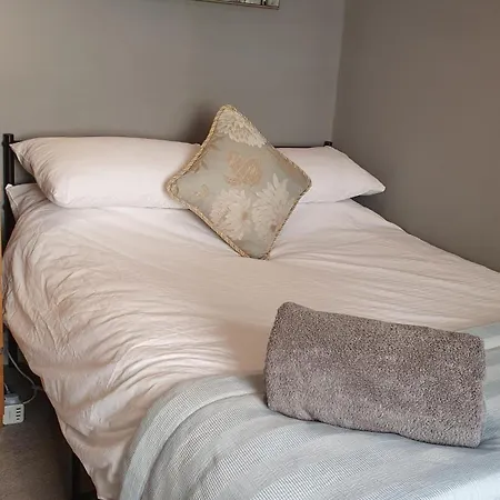 Beautiful Ground Floor Flat Near Haymarket