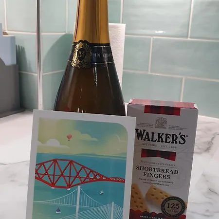 Beautiful Ground Floor Flat Near Haymarket Edinburg