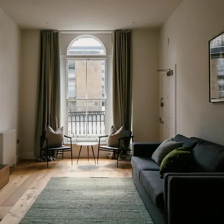 Apart-hotel 33 Castle Terrace