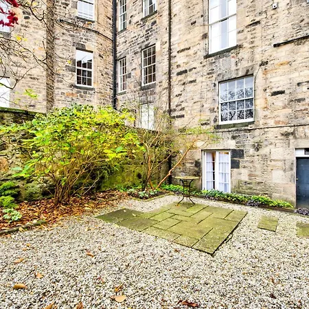 Guestready - Beautiful New Town Studio, With Patio Lejlighed *