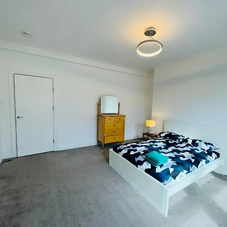 The Urban Retreat Apartment