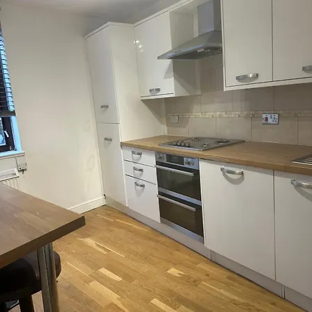 Lauriston 4 Bedroom 7 Beds Duplex