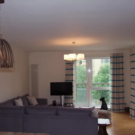 Holyrood Road Park - 379 Апартаменты