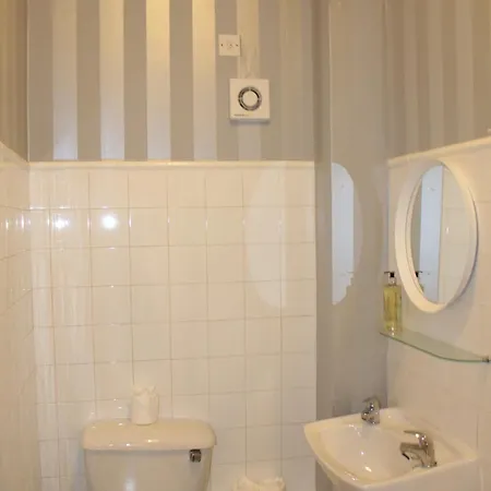 Tron Square - 419 * إدنبرة