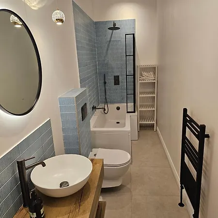 Delightful 4-bedroom City Appartamento *