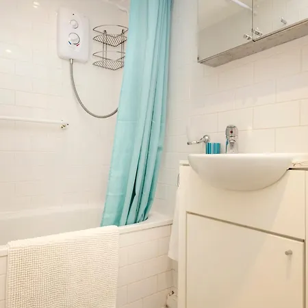 Charming 1-bedroom Getaway Edinburgh