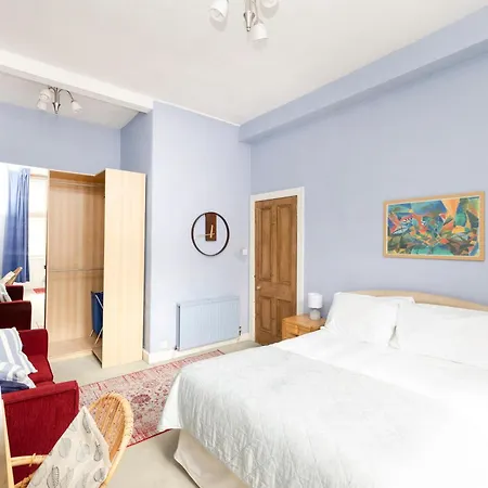 Charming 1-bedroom Getaway * Edinburgh