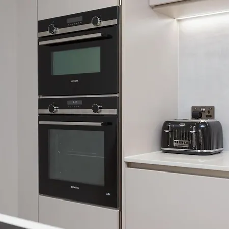 Dragon - Centre 1 Bed Daire