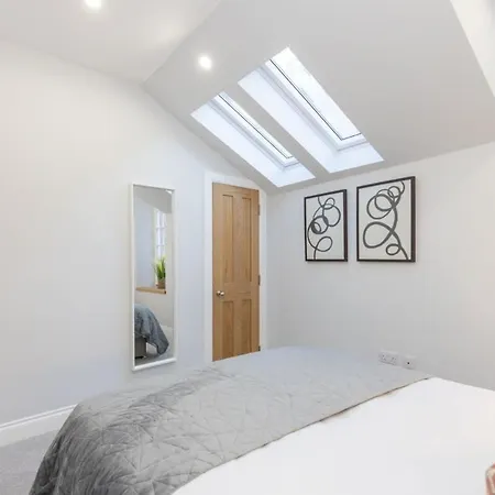 Dragon - Yukina - 2 Bed Centre House With Garden Holiday home