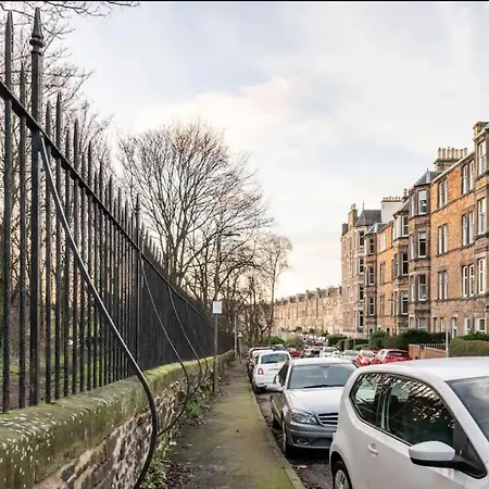 Holyrood Park: Lush & Arty 2 Double Bed Flat アパート *