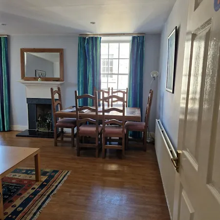 Rose Street 4 Bedroom