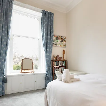 Beautiful & Bright Three Bedroom Apartamento *