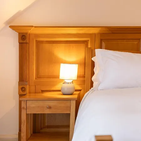 Beautiful & Bright Three Bedroom Apartamento Edimburgo