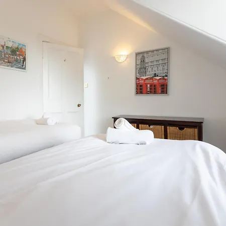 Beautiful & Bright Three Bedroom Apartamento Edimburgo