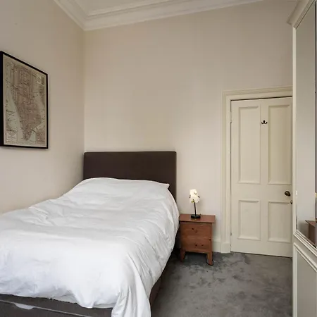 Beautiful & Bright Three Bedroom Apartamento *