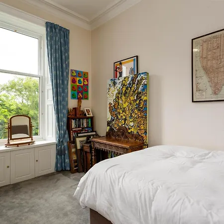Beautiful & Bright Three Bedroom * Edimburgo