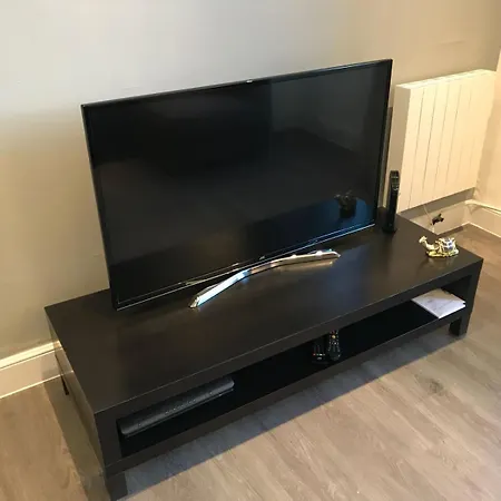 Stylish - Near Haymarket, Walk To Castle And Princes Street Апартаменты