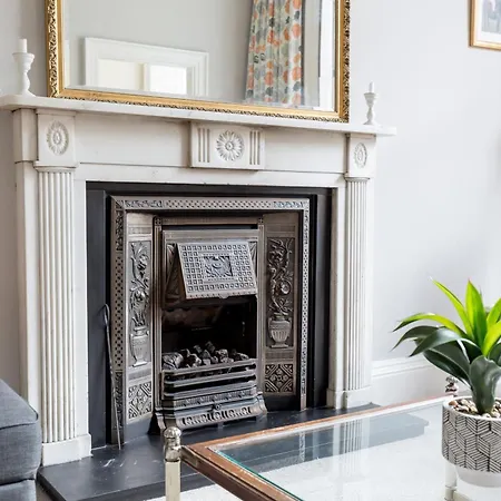 Light And Spacious 2 Bedroom Flat In Heart Of Edimburgo