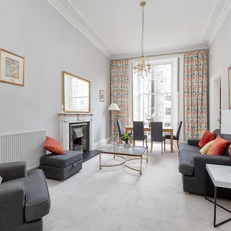 Casa de Férias Light And Spacious 2 Bedroom Flat In Heart Of *