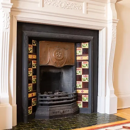 Gorgeous 4 Bed Right Beside The Meadows
