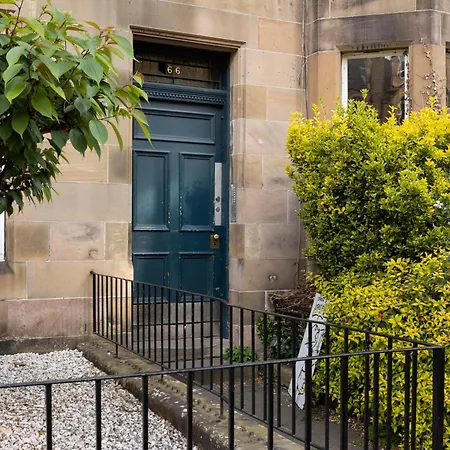 Gorgeous 4 Bed Right Beside The Meadows Apartment Edinburgh